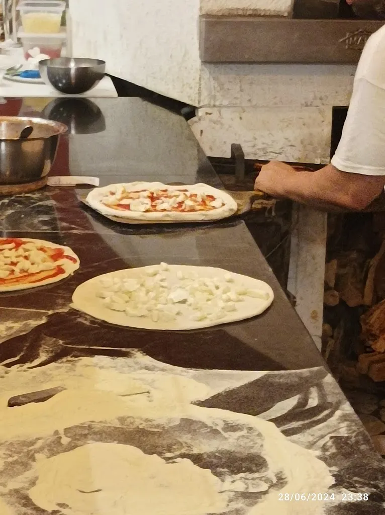 Giuseppe Loizzi_Kangaroo 2.0 Pizze Pucce & more_Noicattaro_review