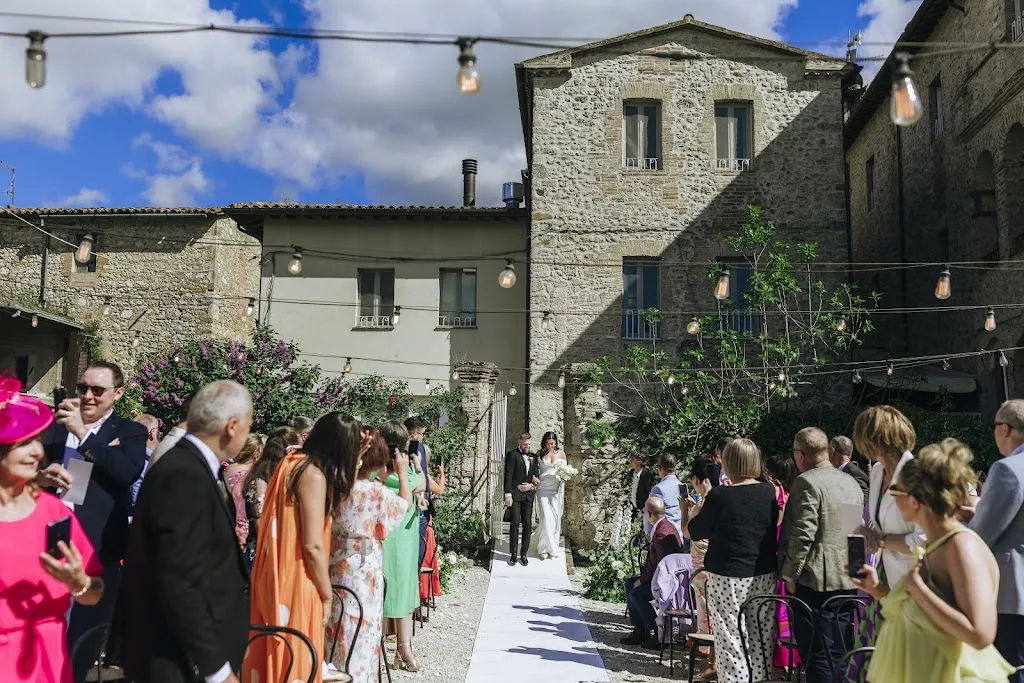 Imelda Scally_Castello di Montignano_Massa Martana_review