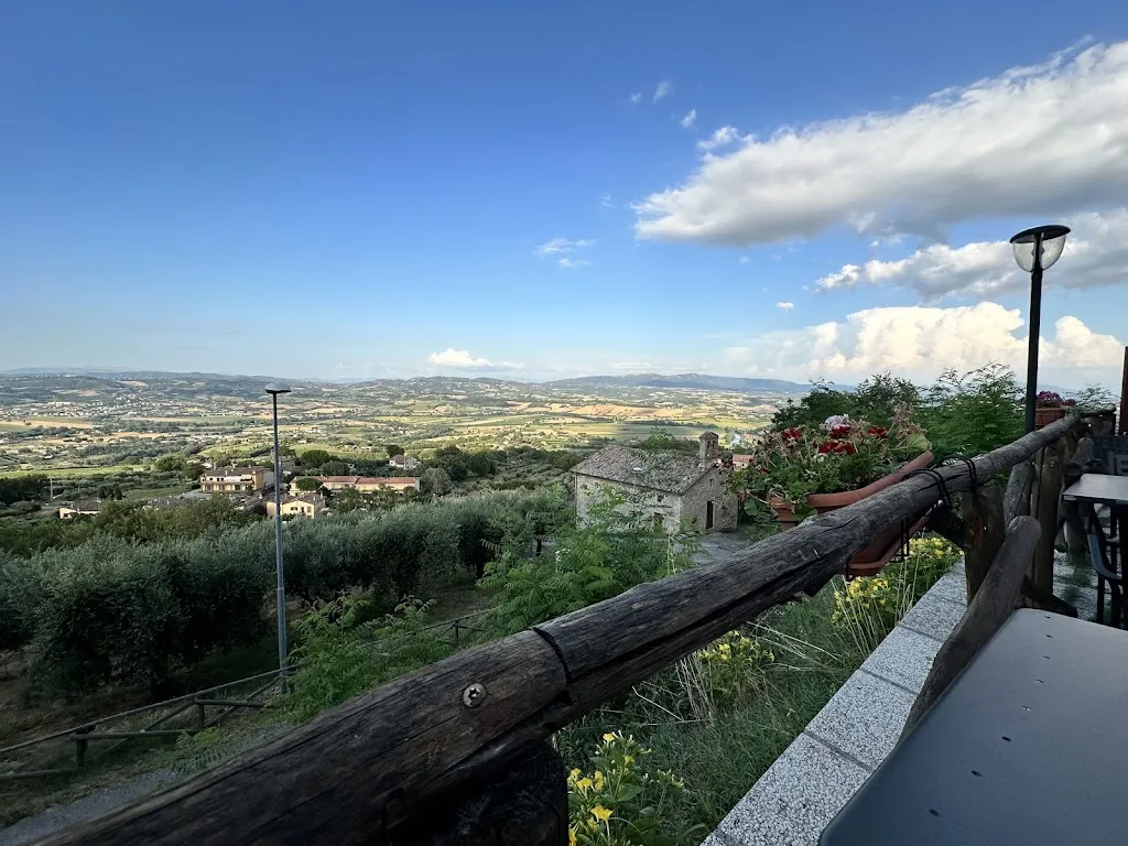 Sjur Lohne_La Torraccia Pizzeria_Monte Castello di Vibio_review