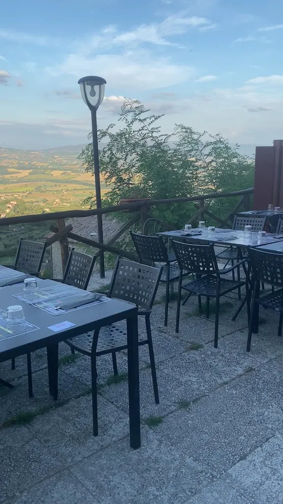 La Torraccia Pizzeria_Monte Castello di Vibio_slider_image_2