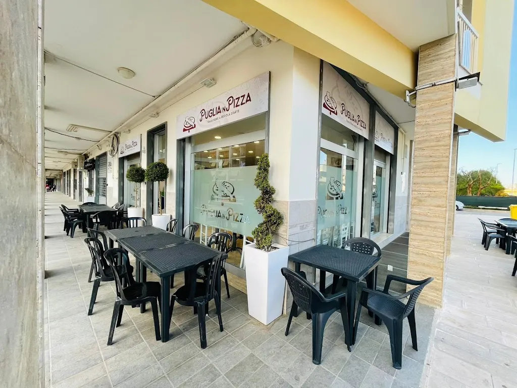 Puglia in pizza restaurant in Noicattaro