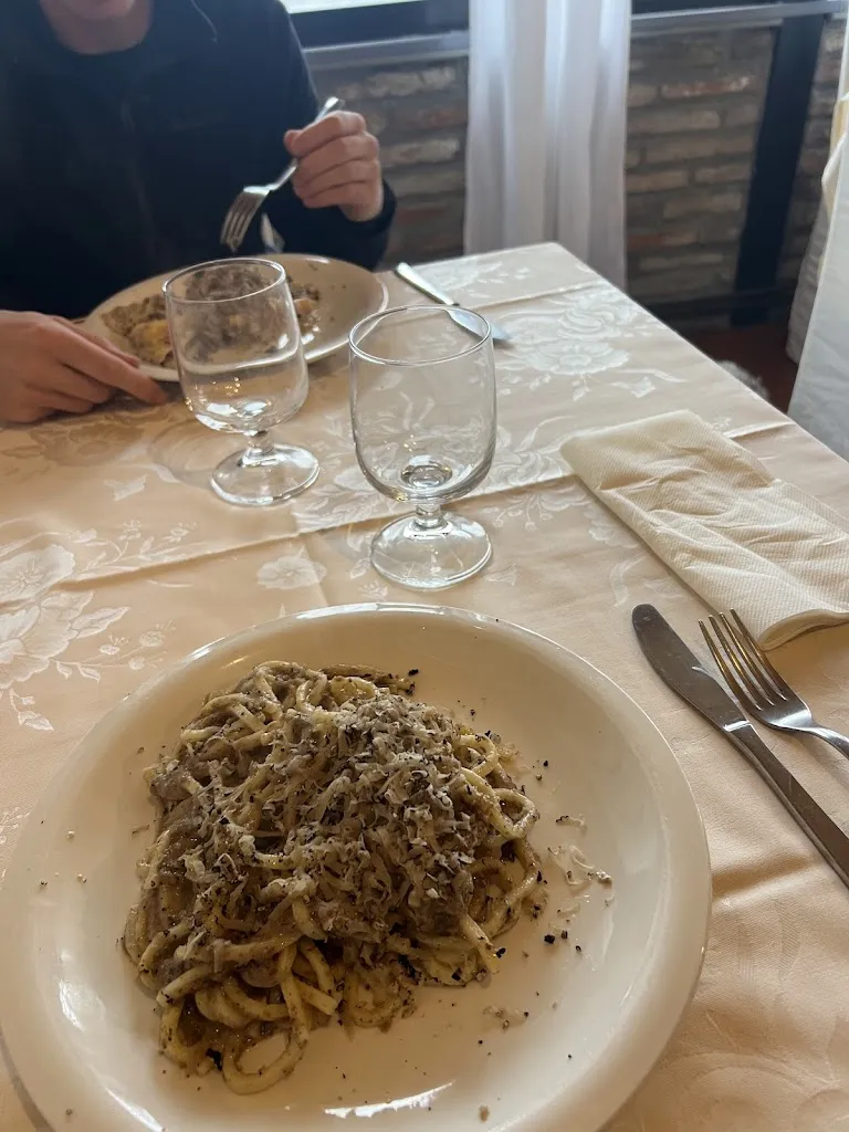 Lauren Marino_Bar-Ristorante Oscari_Monte Santa Maria Tiberina_review