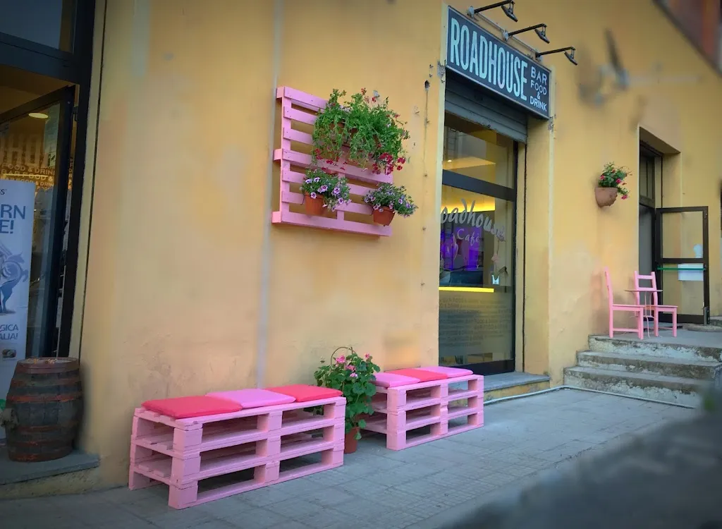 Roadhouse Bar Food & Drink_Gualdo Tadino_slider_image_1