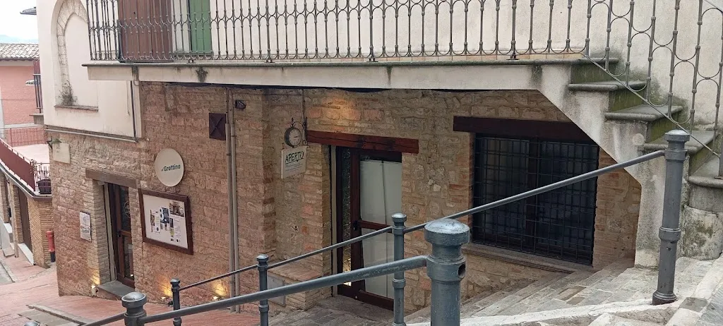 Renata Oliveira_El Grottino del Bollettino_Gualdo Tadino_review