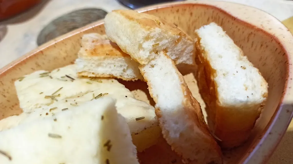 Elisabetta Zambonini_La Pinetina Gualdo Tadino_Gualdo Tadino_review