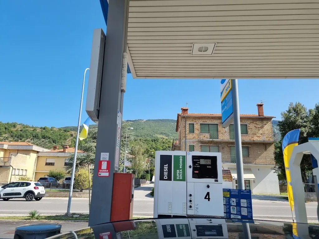 Gabriele Giuli_Tamoil_Gualdo Tadino_recensione