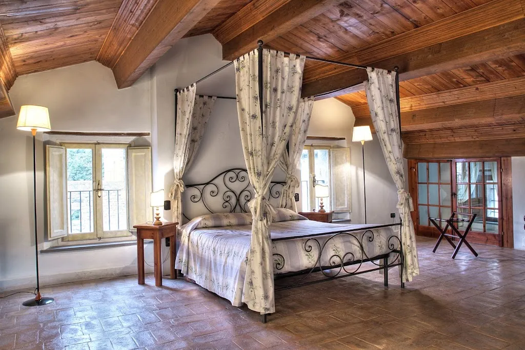 Castello di Petroia_Gualdo Tadino_slider_image_2