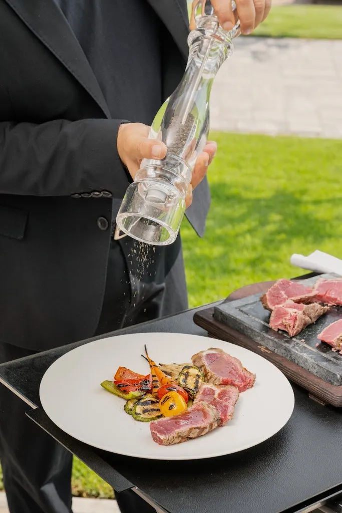 Erre Restaurant_Meggiano_slider_image_3