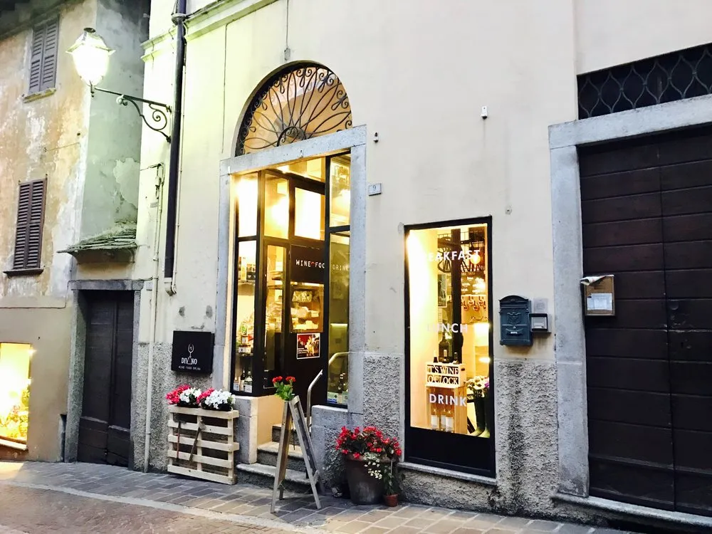 Divino 13 restaurant in Meggiano