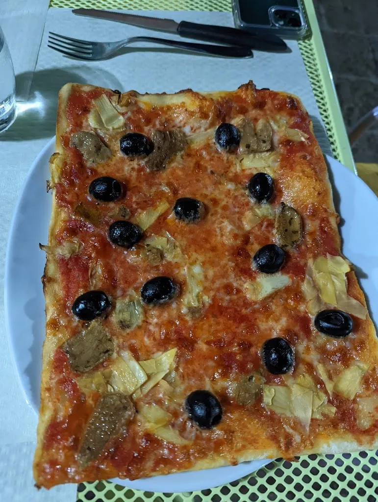 Tammy Pugh_L' ape regina_Monteleone d'Orvieto_review