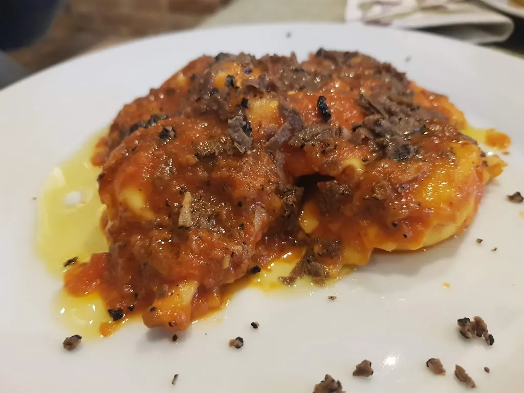 Shara Ellenbogen_Olevm_Montefalco_review