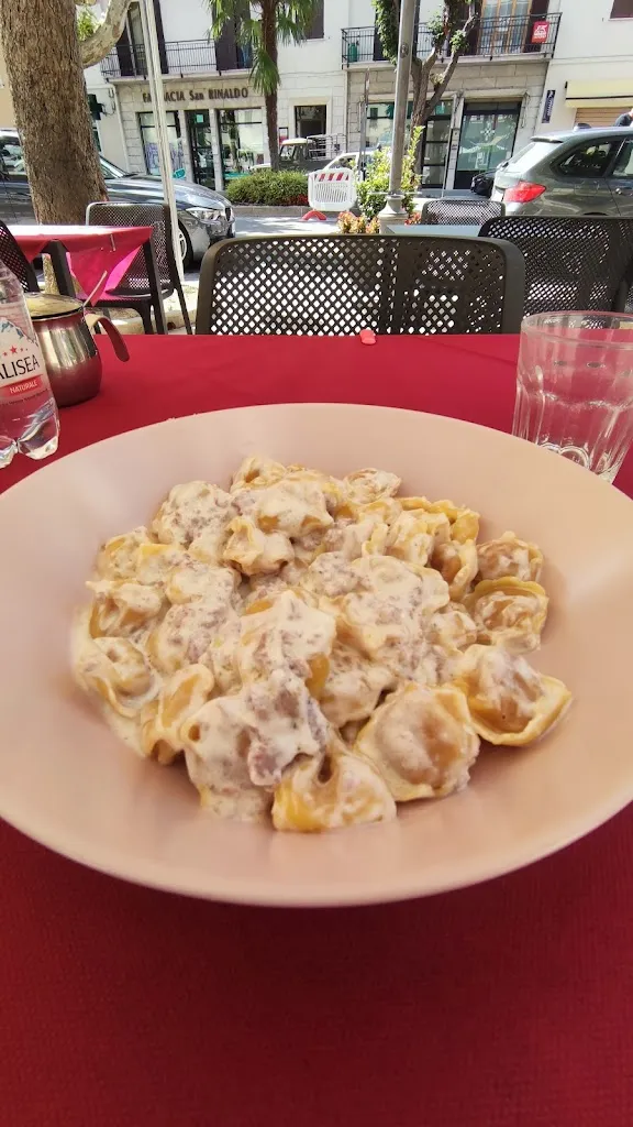 Marco Regni _Vecchia Flaminia Pizzeria e Rosticceria_Nocera Umbra_review