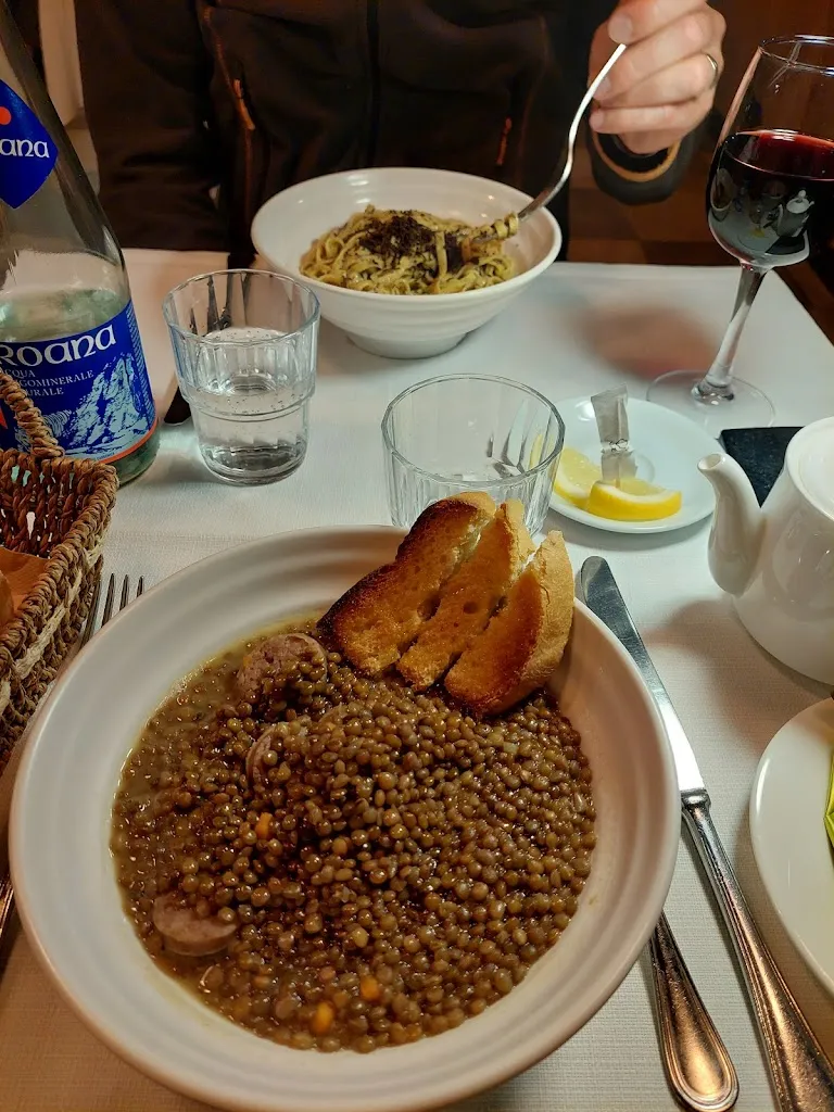 Laura C._Salsiccia Bar_Norcia_review