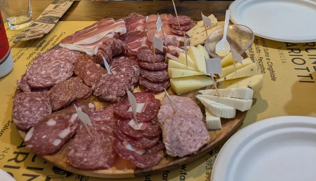 Circolo degli Investitori_Norcineria Mariotti_Norcia_review