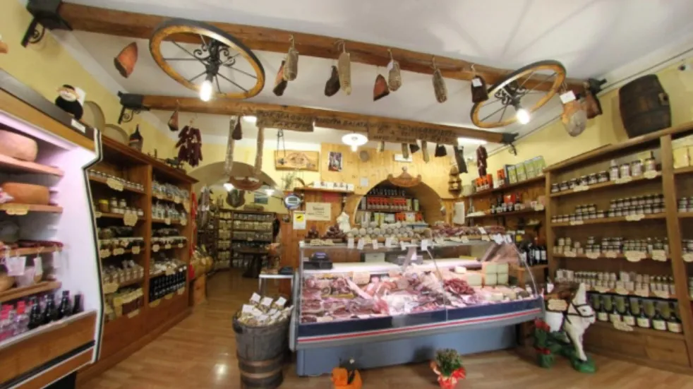 Norcineria Mariotti_Norcia_slider_image_2