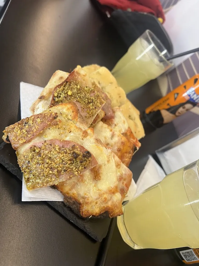 Margherita De Luca_CARDONA Caffetteria - Ciberia - Gelateria senza lattosio e senza Glutine_Narni Scalo_review