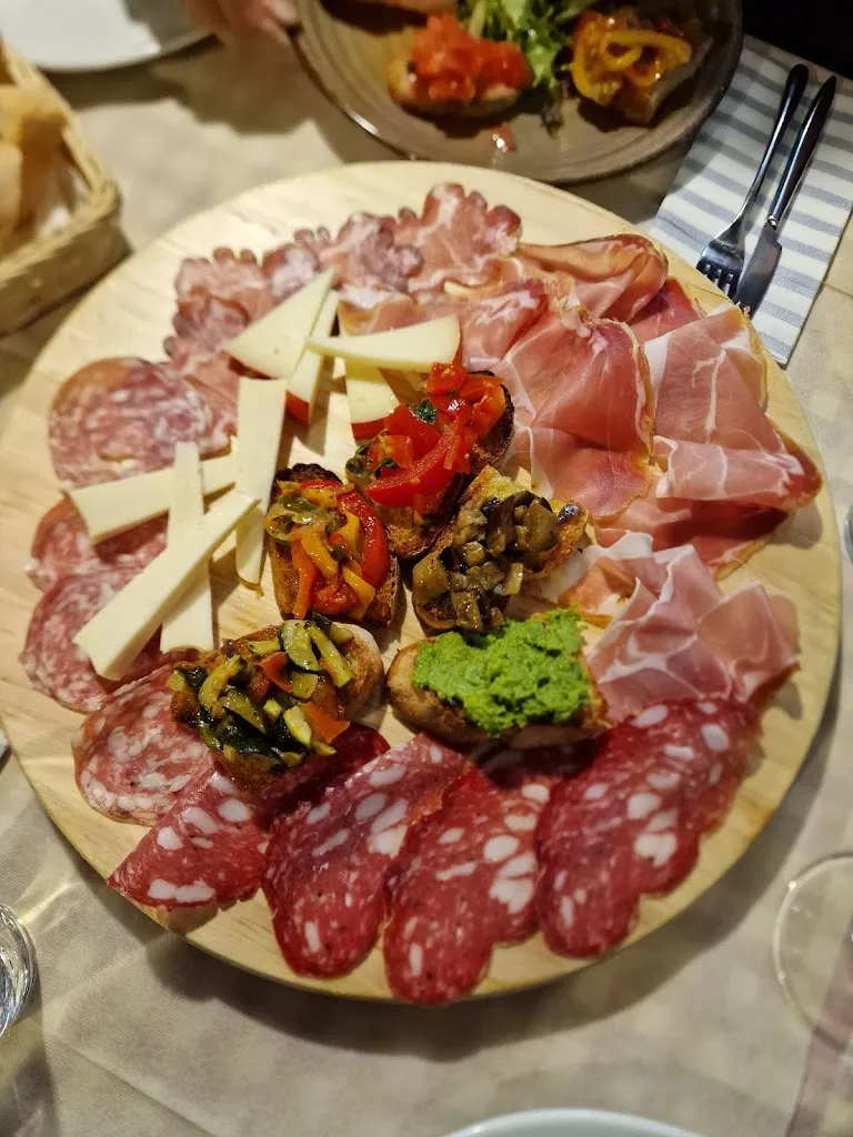 Adrian Gut_L'Angolo Divino_Orvieto Scalo_review