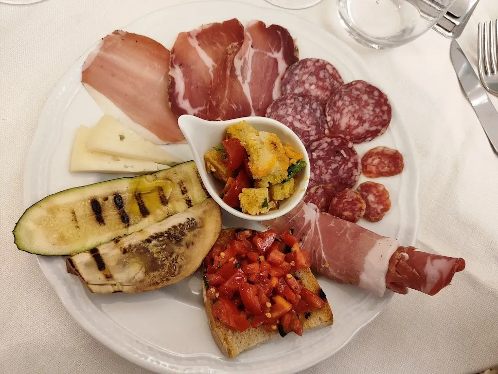 Trattoria la Grotta_Orvieto Scalo_slider_image_3