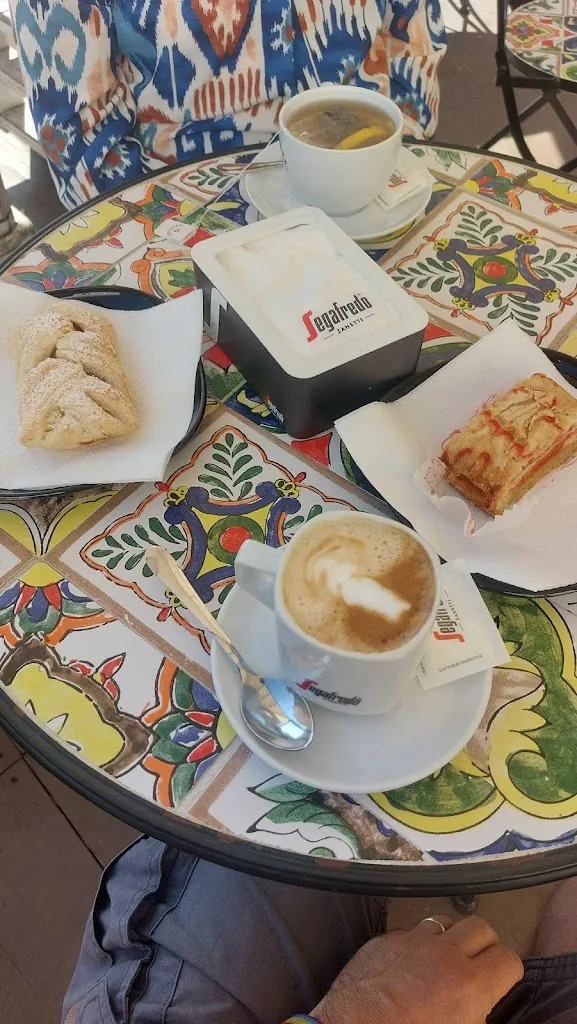 Riccardo Iacobucci_Echoes café_Piegaro_review