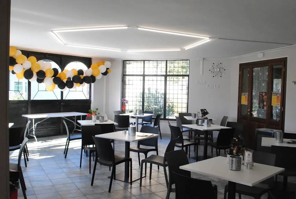 Bar-Pizzeria KM12_Penna in Teverina_slider_image_1