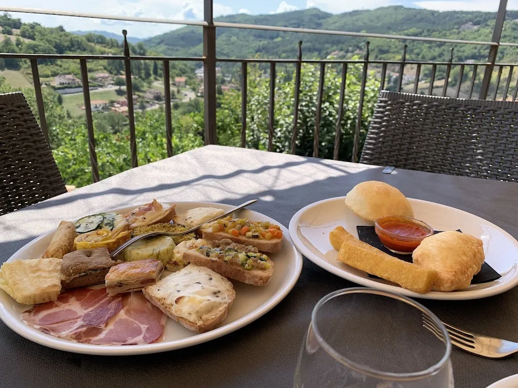 Ristorante Pizzeria Locanda Dei Fiorucci_Pietralunga_slider_image_3