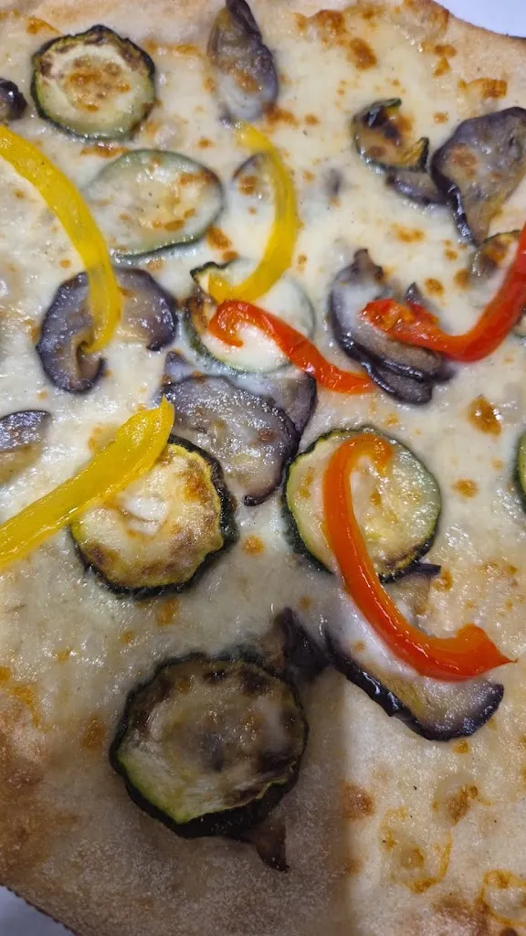 Seba Della Pietra_Dario's Pizza_Ponte Felcino_review