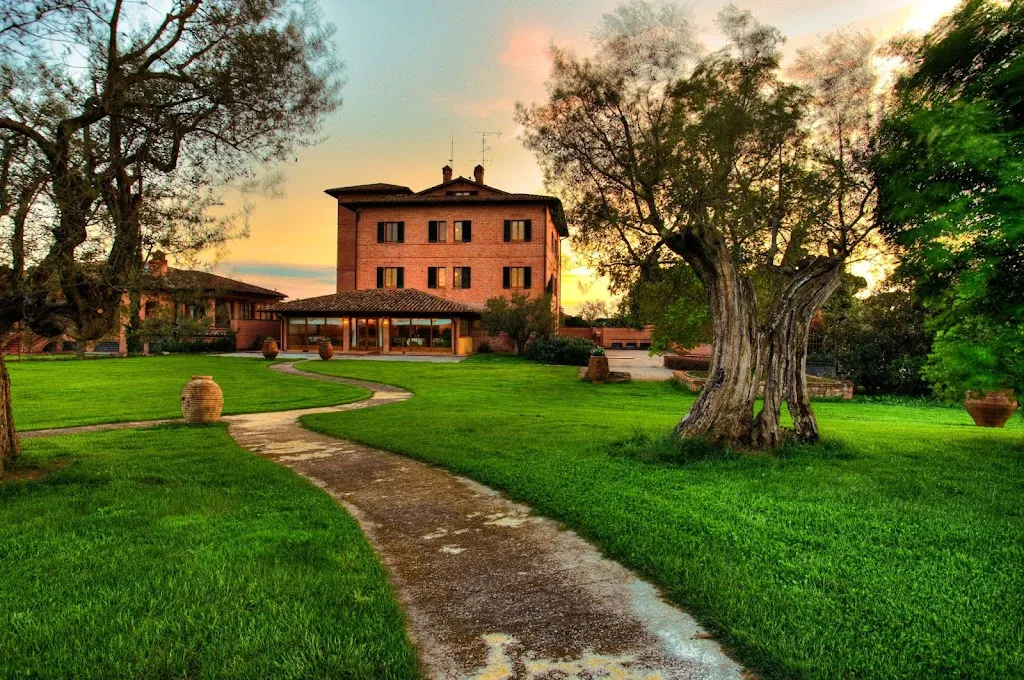 Locanda Poggioleone|Hotel e Ristorante Lago Trasimeno restaurant in Pozzuolo