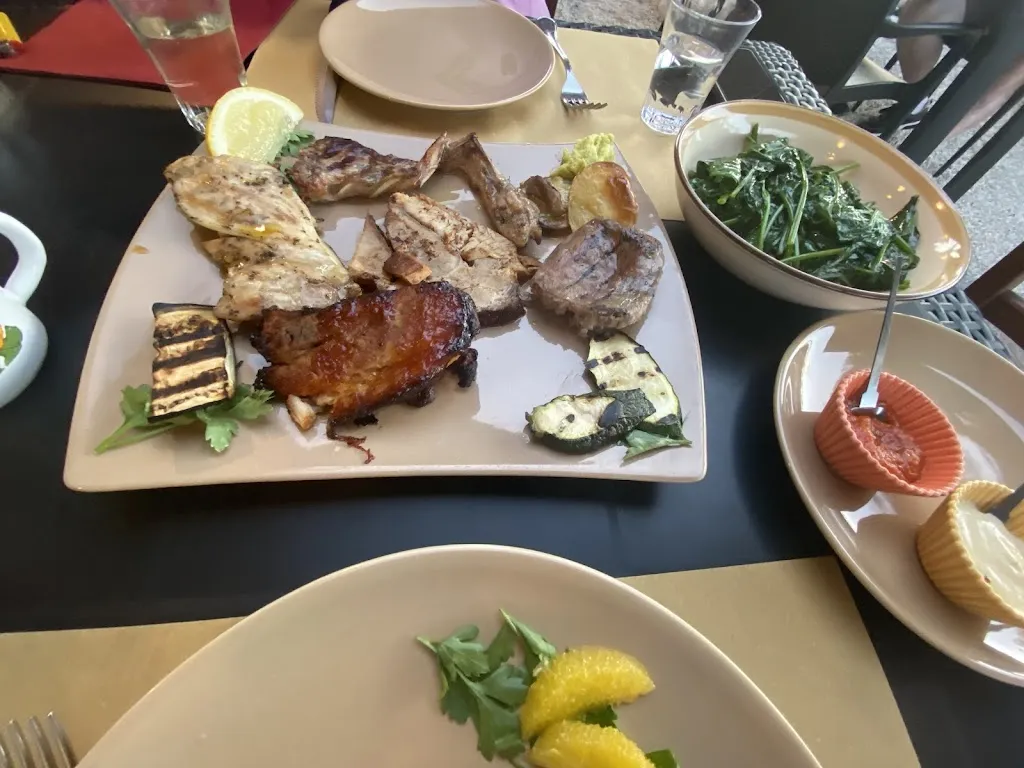 MOHE FLORENCE_L'Attaccabrighe_Provincia di Perugia_review