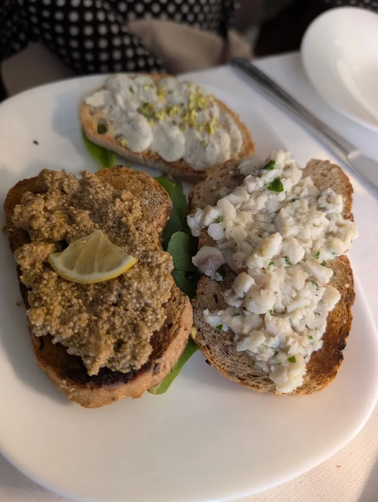 Michele Mereu_La Nicchia_Passignano sul Trasimeno_review