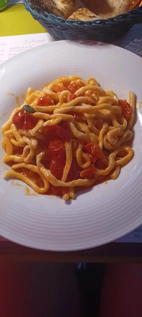 Esmee Van Hoof_4 Camini_Passignano sul Trasimeno_recensione