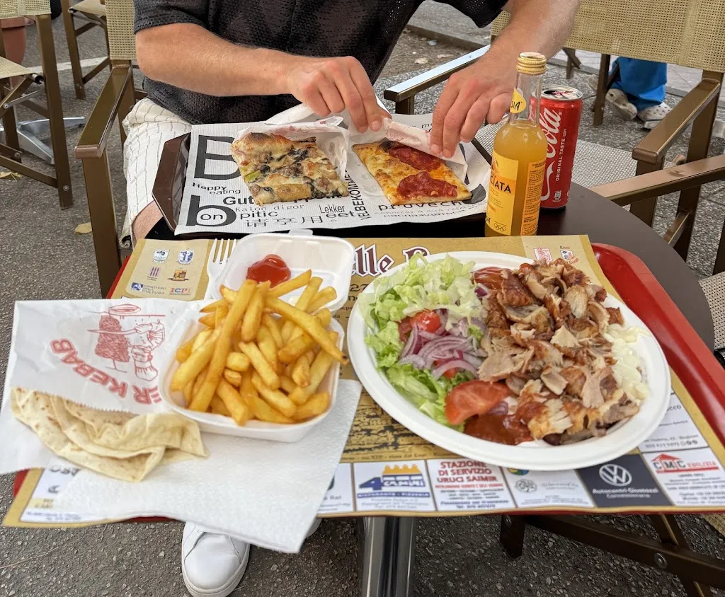 Carolina Kukk_Pizza kebab 1990_Passignano sul Trasimeno_review