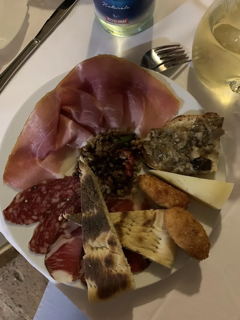 Gennaro de Concilio - Veloce Bike Rental_Ristorante La Padronale Assisi_Rivotorto_review