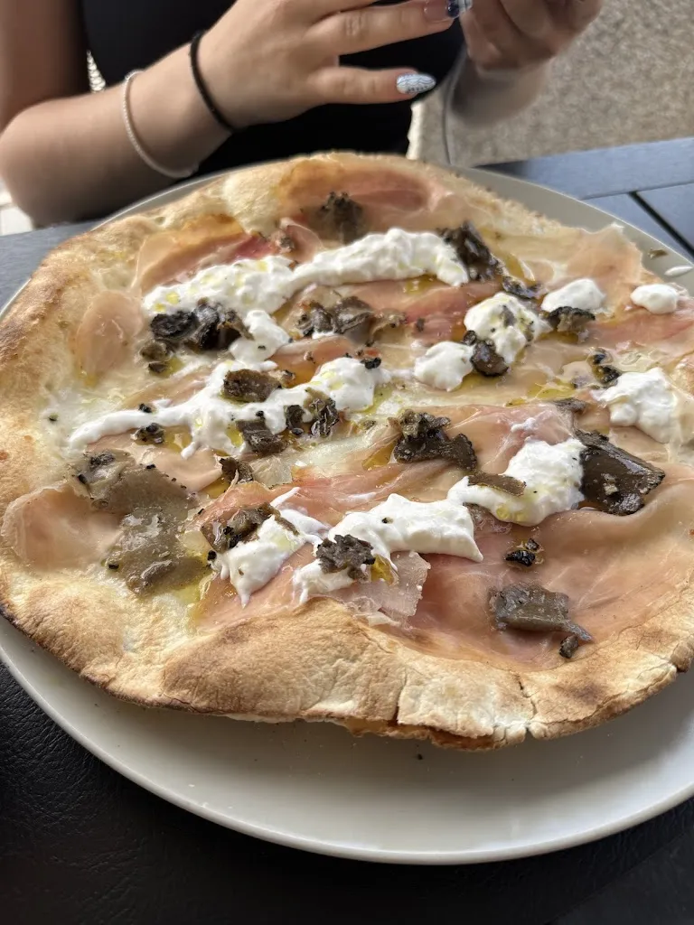 Marco Schellings_Pizzeria Il Rivo_Rivotorto_review