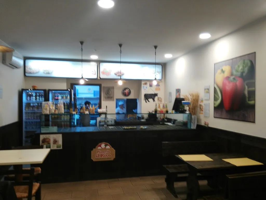 Pizzeria Il Rivo restaurant in Rivotorto