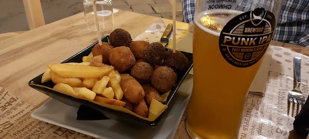 Fabiola Spano_Santi e Briganti_Nardò_review