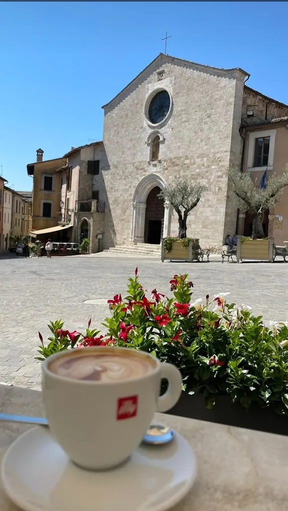 Tony F_Bar centrale_San Gemini_review