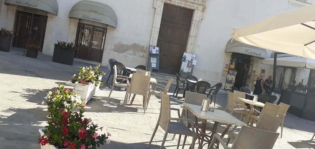 Anna Marchini_Bar centrale_San Gemini_review