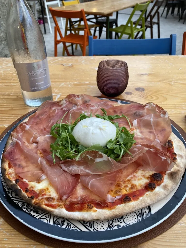 Lotte Tibosch_Santamaria Pizzeria_Selci-Lama_review