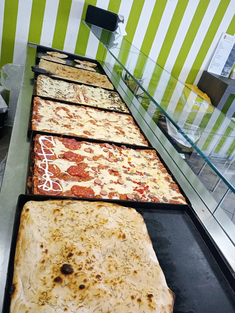 Pizzeria Kentia_Selci-Lama_slider_image_2