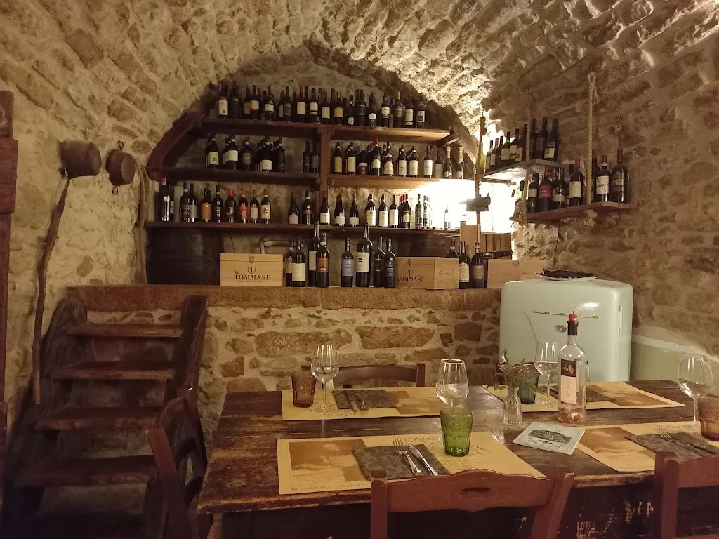 Osteria Baciafemmine restaurant in Scheggino