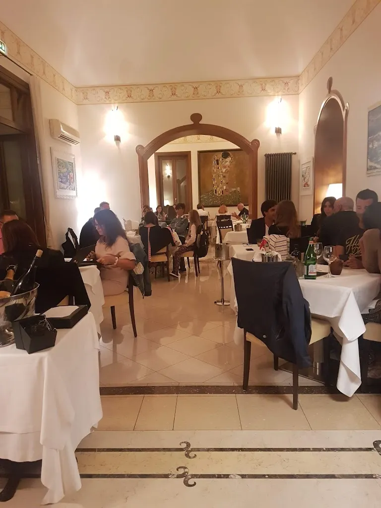 Ax Mn_Art Nouveau_Nardò_review