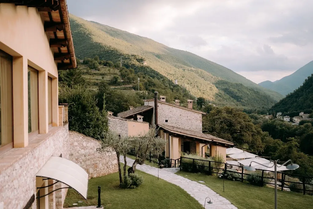 Resort Antico Casale Urbani_Scheggino_slider_image_3