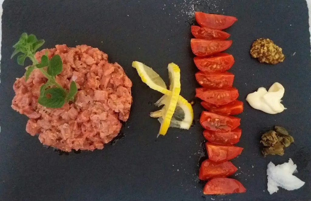 Anna Corti_Re Tartú_Scheggino_review