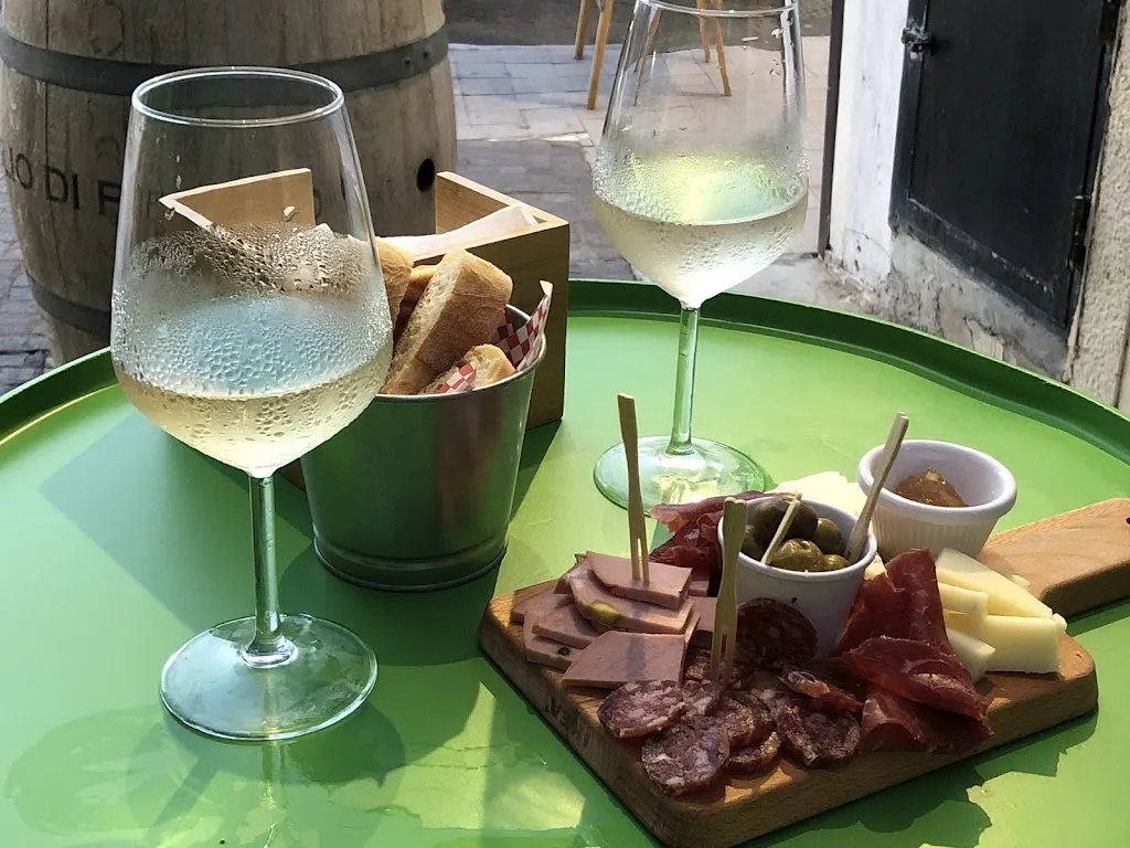 Frederik Nijs_Un Mare DiVino_Sferracavallo_review