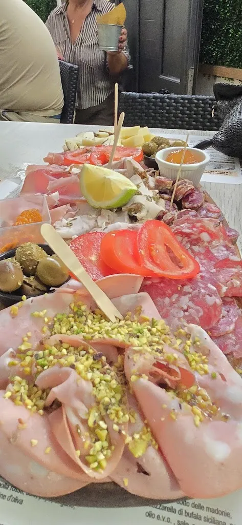 Santo Pace_Un Mare DiVino_Sferracavallo_review