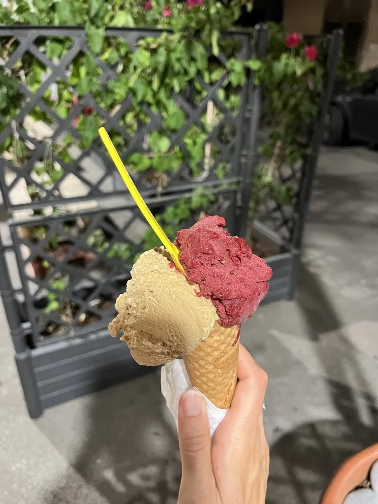 Alex McShane_La Delizia Gelateria_Sferracavallo_review