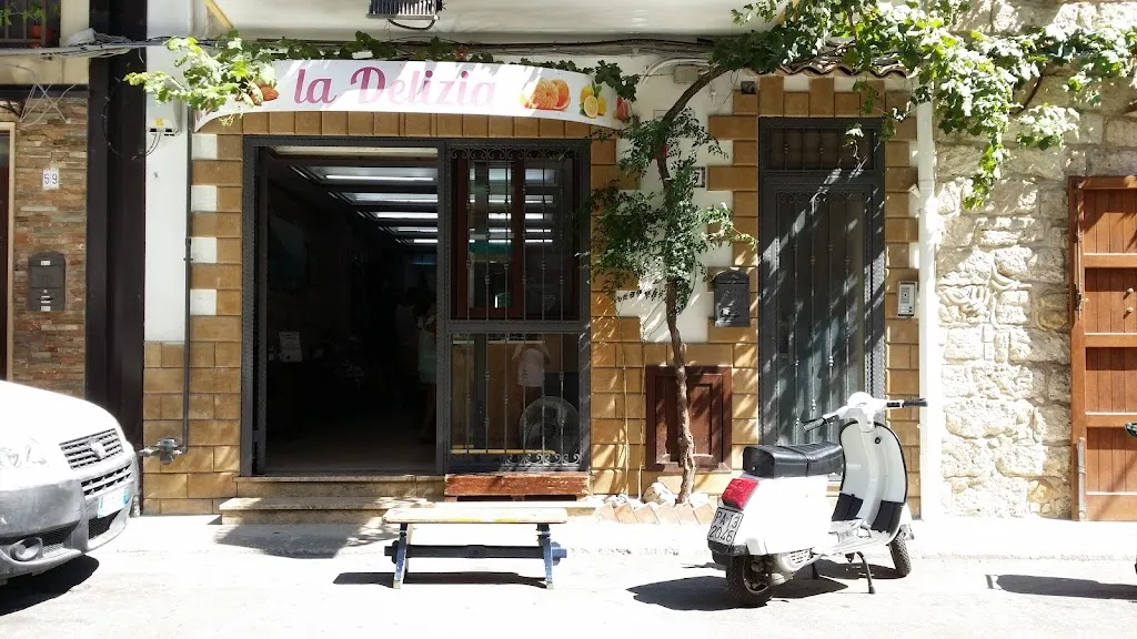 La Delizia Gelateria restaurant in Sferracavallo
