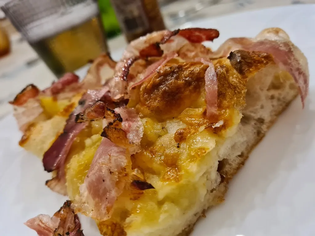 PIZZA STEK restaurant in Sigillo