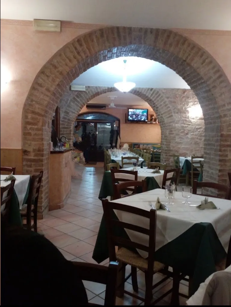 Ristorante Pizzeria Villa Anita_Sigillo_slider_image_2