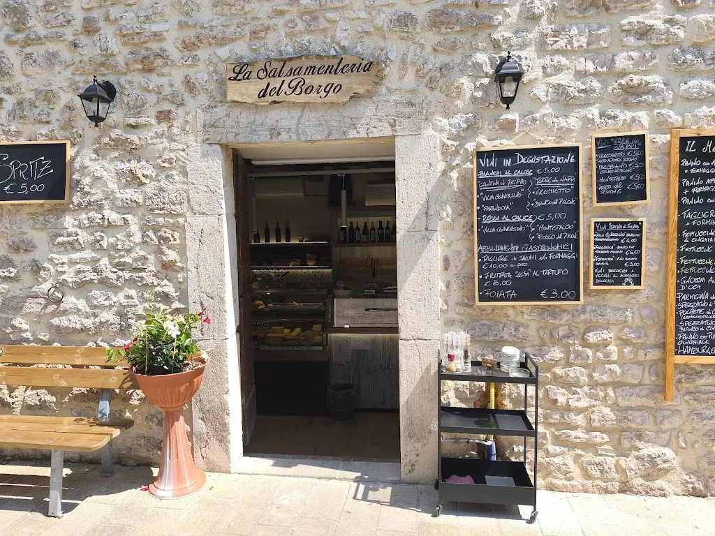 Mauro Ubaldi_La salsamenteria del borgo_Sellano_review